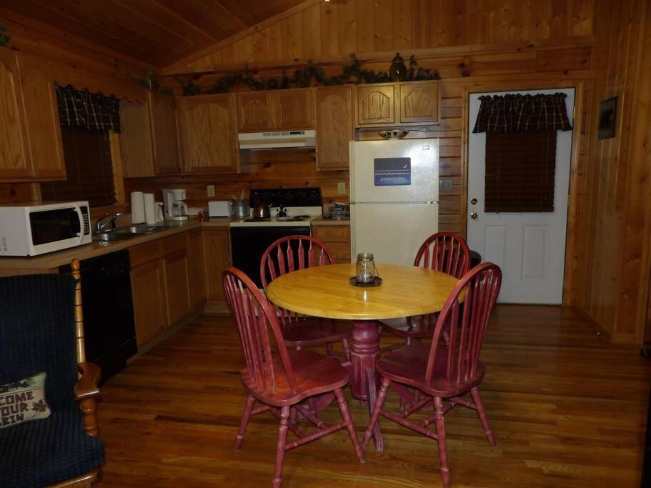 Beary Tale! Your Happily Ever After Starts Here! Sevierville Esterno foto