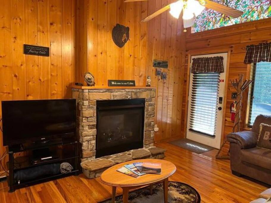 Beary Tale! Your Happily Ever After Starts Here! Sevierville Esterno foto
